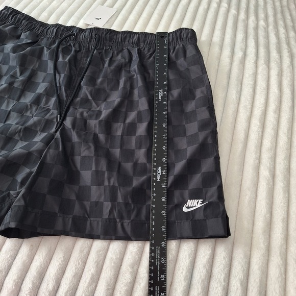 Nike Checker Board Nylon Standard Fit Above Knee Shorts Mens XXL BLACK ATHLETIC - Picture 3 of 10